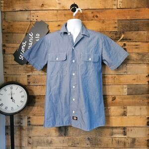 Dickies men's light blue chambray button up short sleeve shirt size S